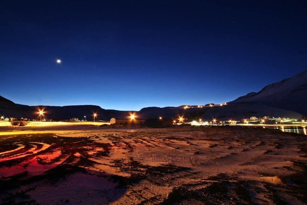 Ísafjörður Guesthouse Gamla מראה חיצוני תמונה